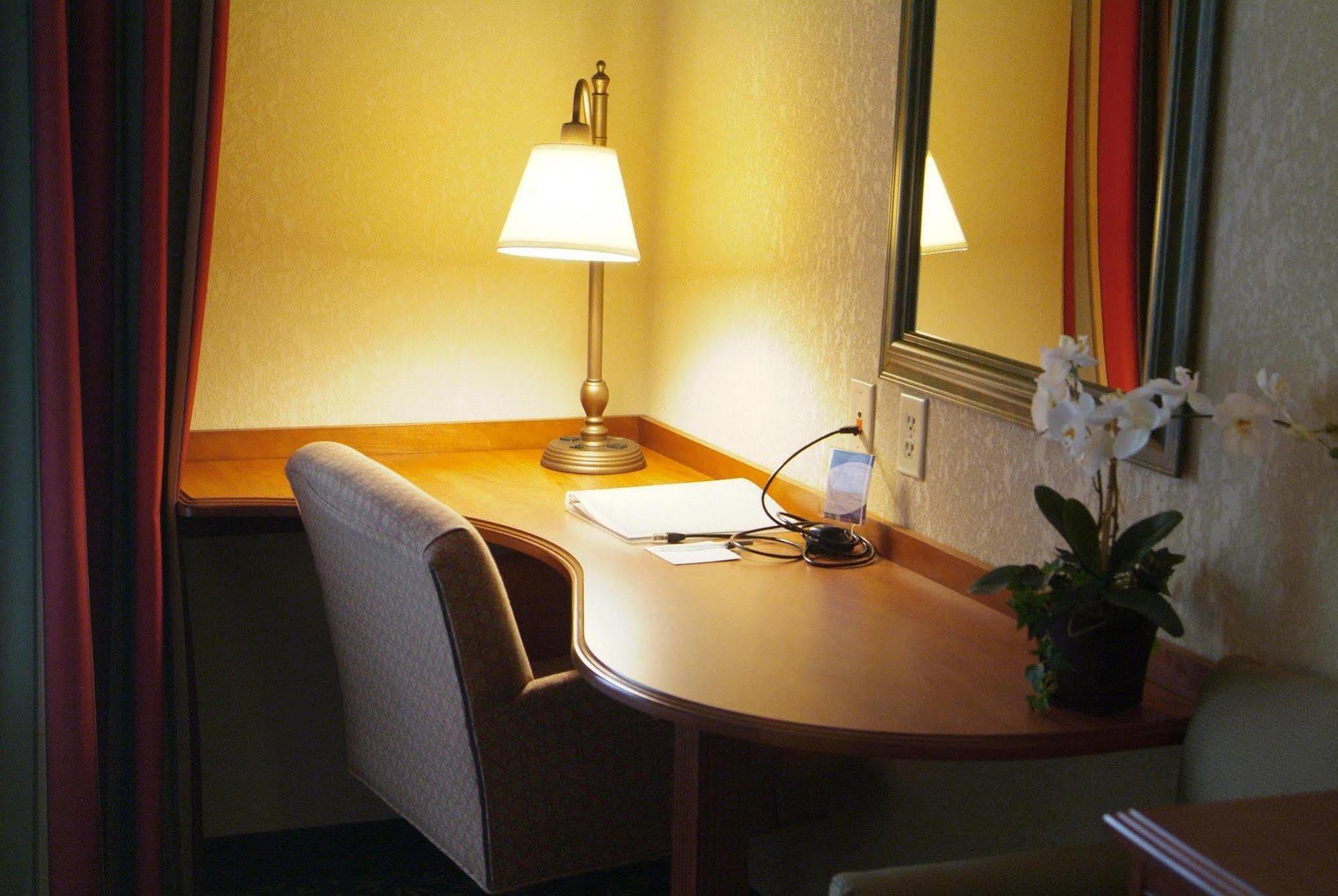 Newly Renovated Hampton Inn Omaha West Lakeside Rom bilde